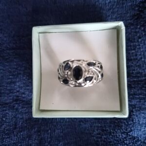 Ross-Simons 14K White Gold and Blue Shappire Gemstone Ring Size 6